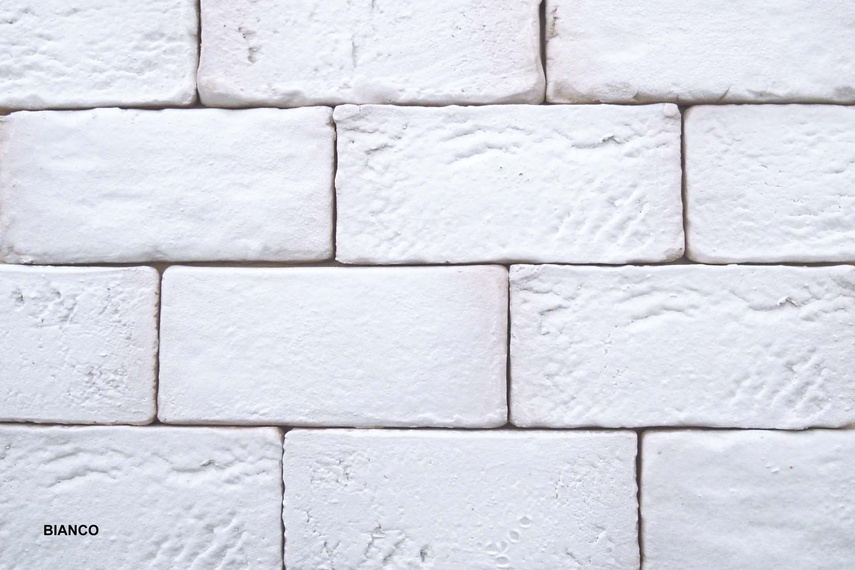 Muro Vecchio wall bricks in white.