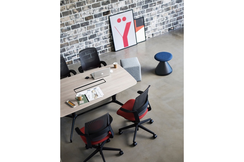 BeConn table, Flight chairs & BeConn swivel stools.