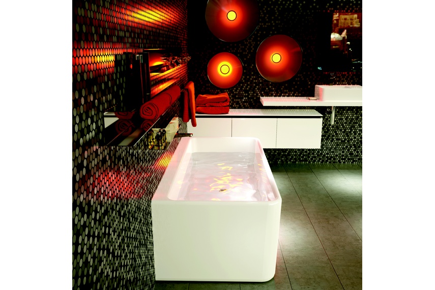 Cube back-to-wall free-standing bath