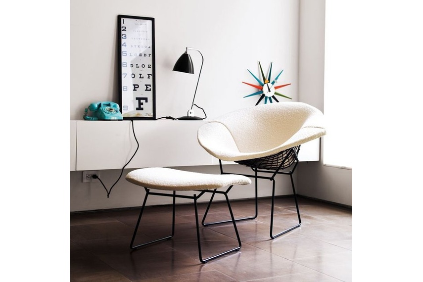 Bertoia Diamond chair.