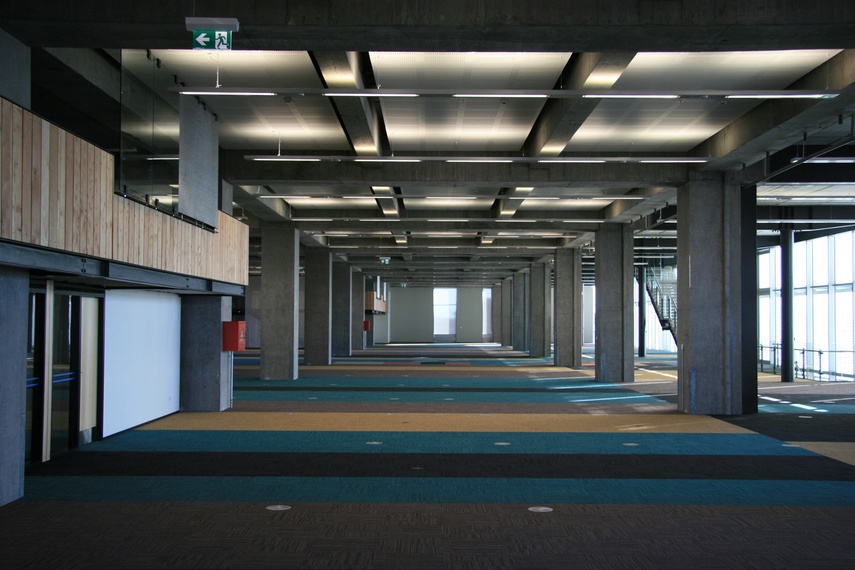Equilibrium II carpet tile – before desking