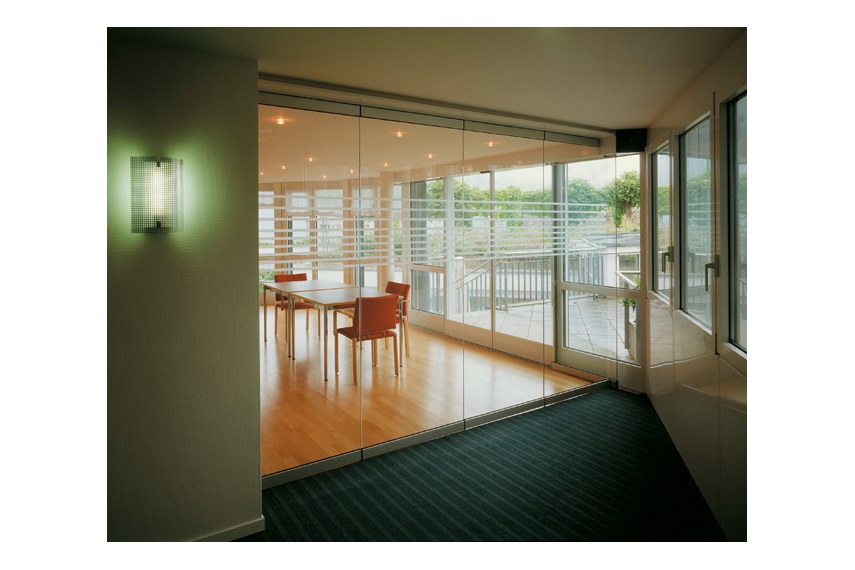 Glass partition hardware