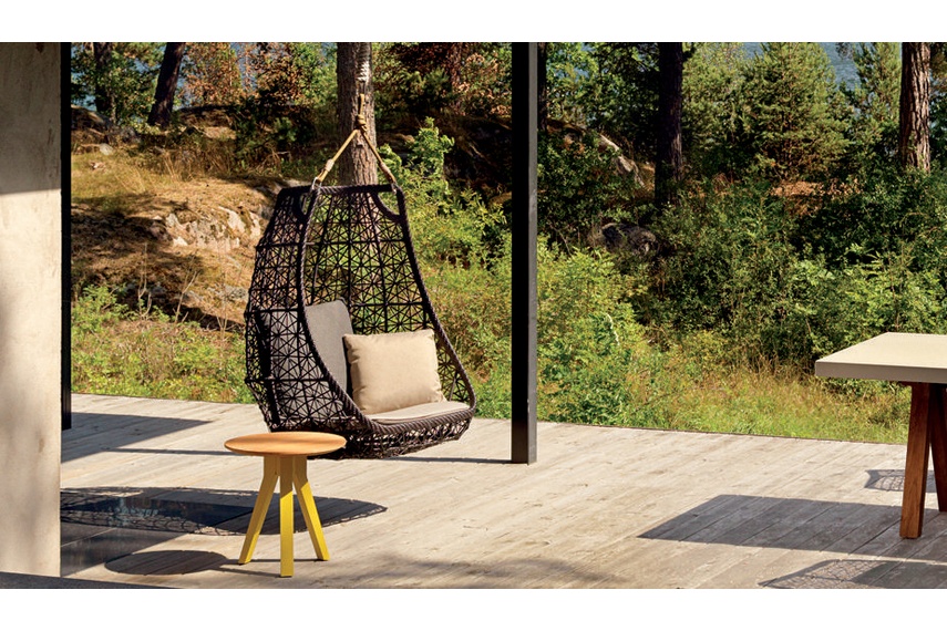 The Maia chair has a natural lightness and elegance.