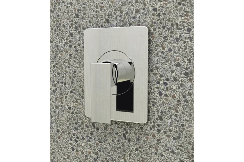Crisscross shower mixer