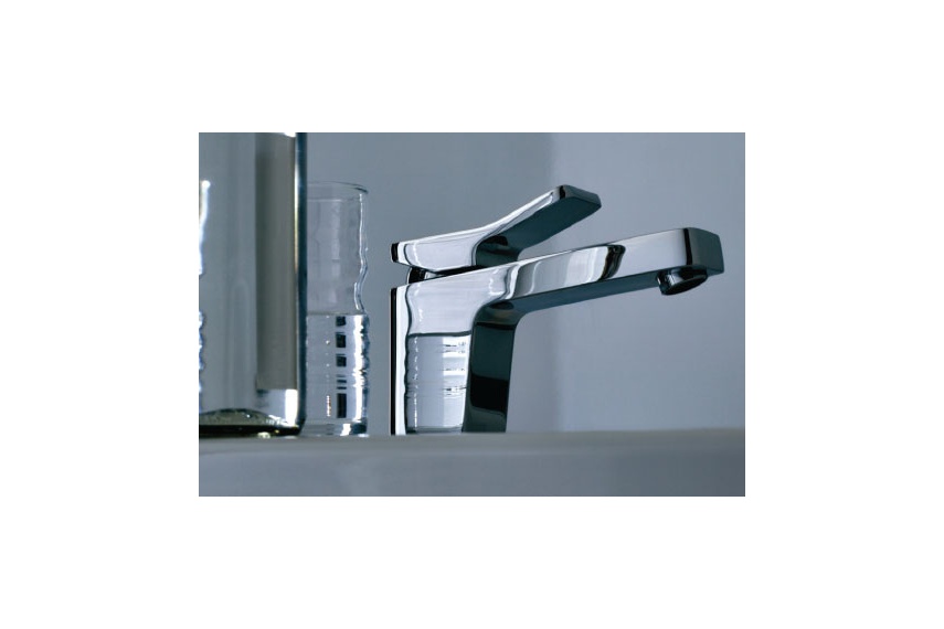 Soft basin mixer