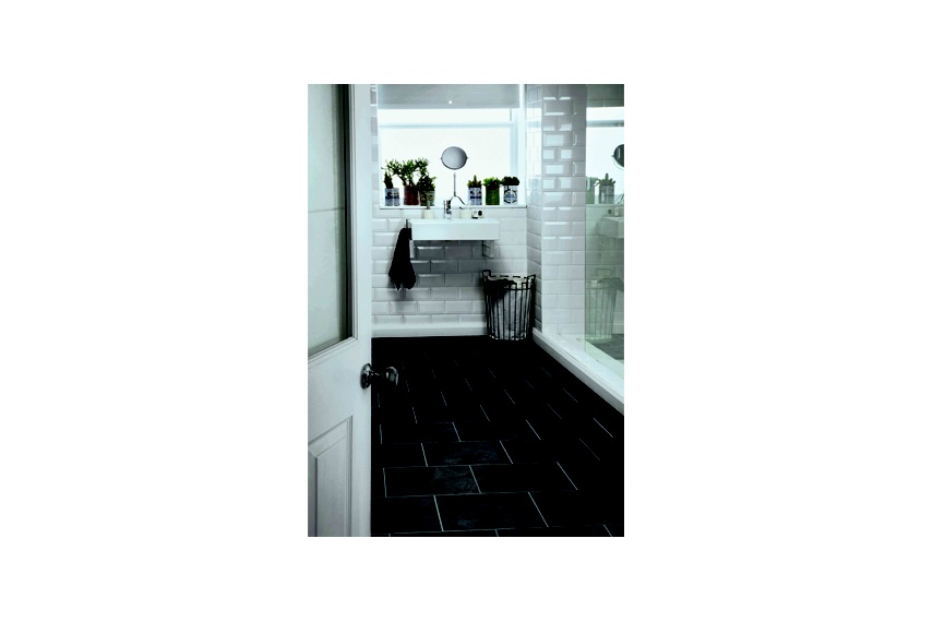 Expona Domestic comes in a range of wood, stone and concrete effects.
