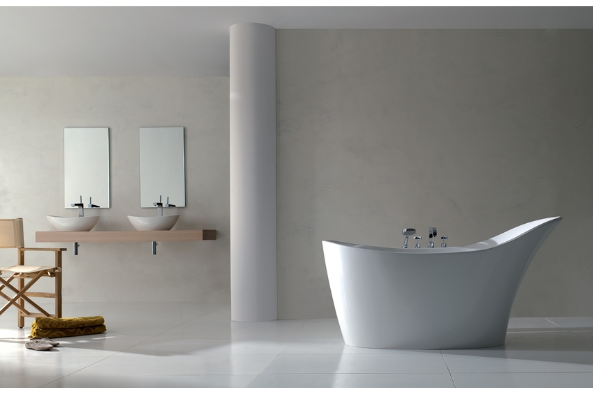 Amalfi freestanding bath.
