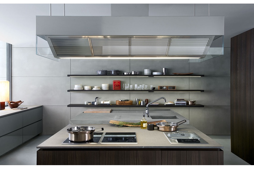 The Artex kitchen is signed by CR&S Varenna.