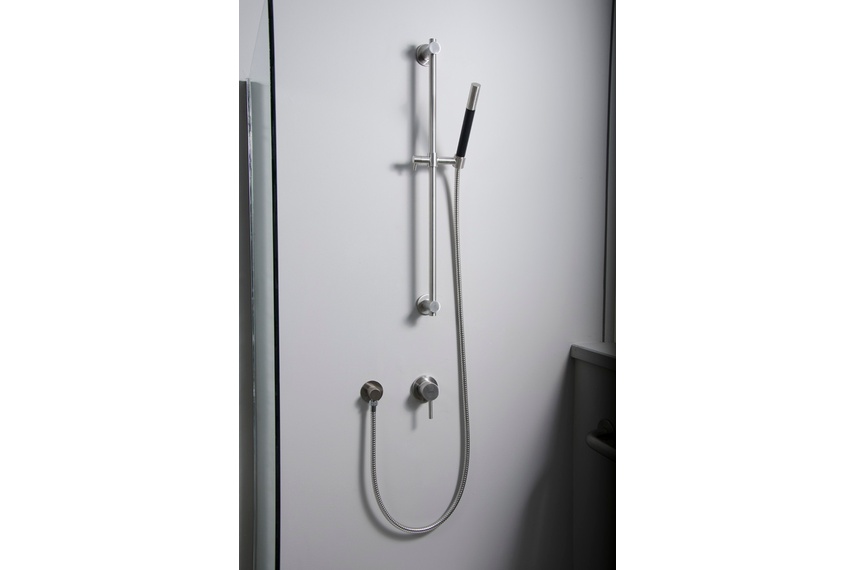 IX304 slide shower.