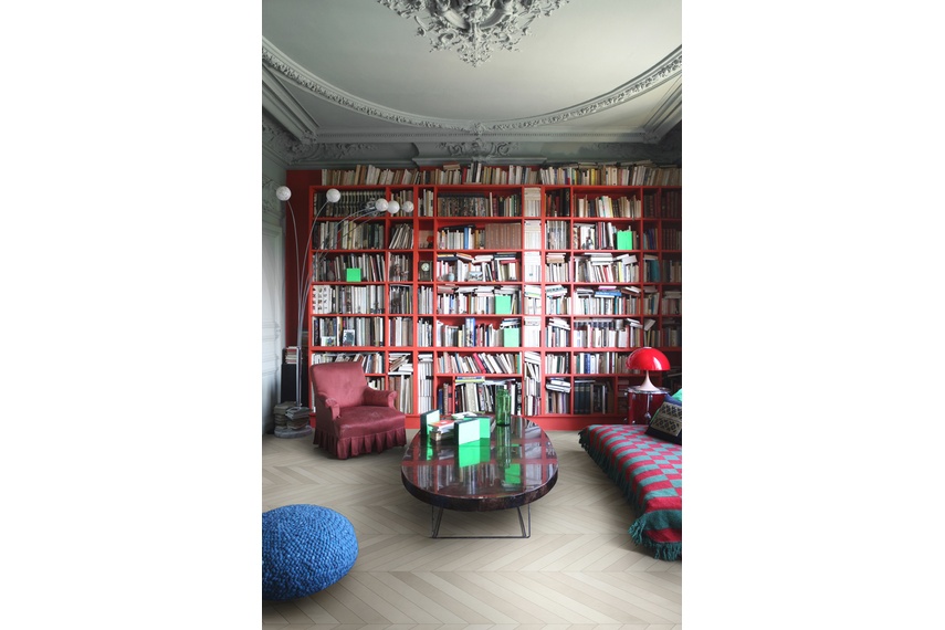Terra Avorio Chevron tiles.