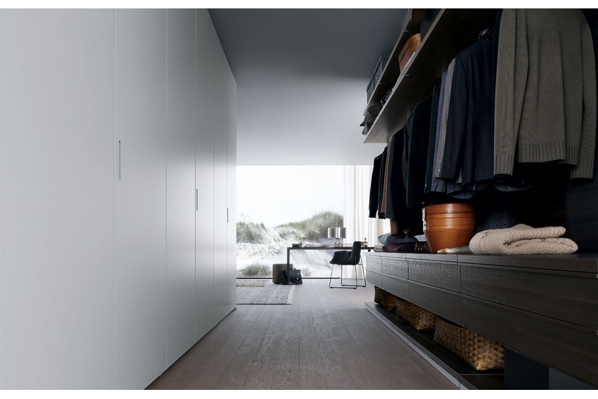 Ubik walk-in wardrobe boasts both functionality and style.