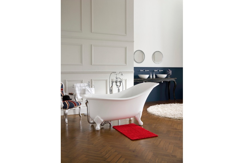 Drayton freestanding bath.