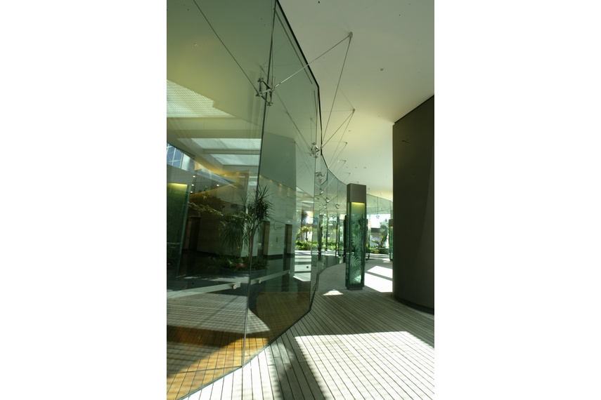 Shop front vision systems - Royal Sun Alliance, Auckland